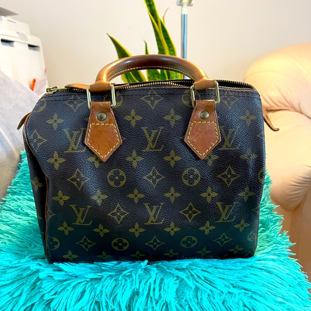 authentic Louis Vuitton speedy 25